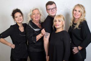 Team-Foto des Salon HaarZeit Wedel